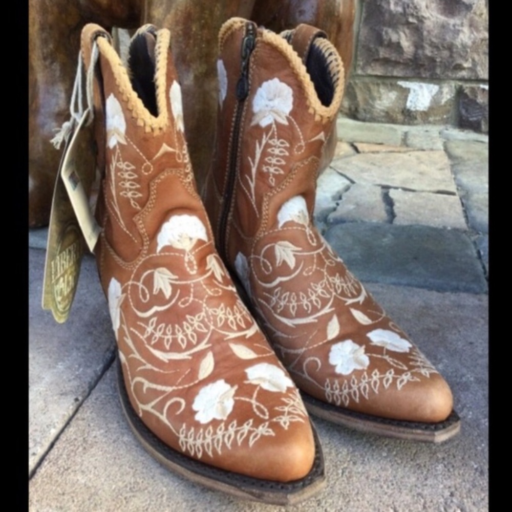 Vintage Liberty Black FLORAL EMBROIDERED Ankle BOOTS Tan 7 Hippie BOHO Cowgirl